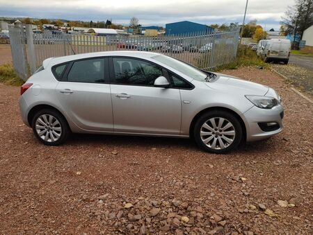 VAUXHALL ASTRA 1.6 16v Exclusiv Euro 5 5dr